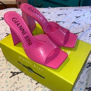 Gianni Bini Caylor Patent Square Toe Sandals